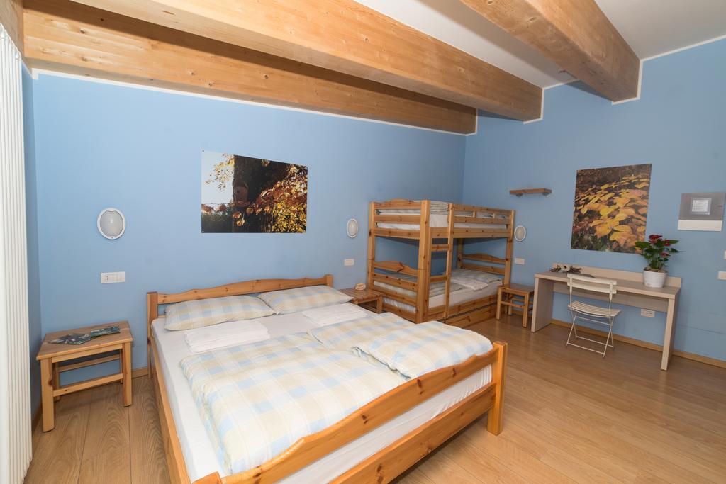 Hostel L'Ost - Ostello Di Grumes מראה חיצוני תמונה