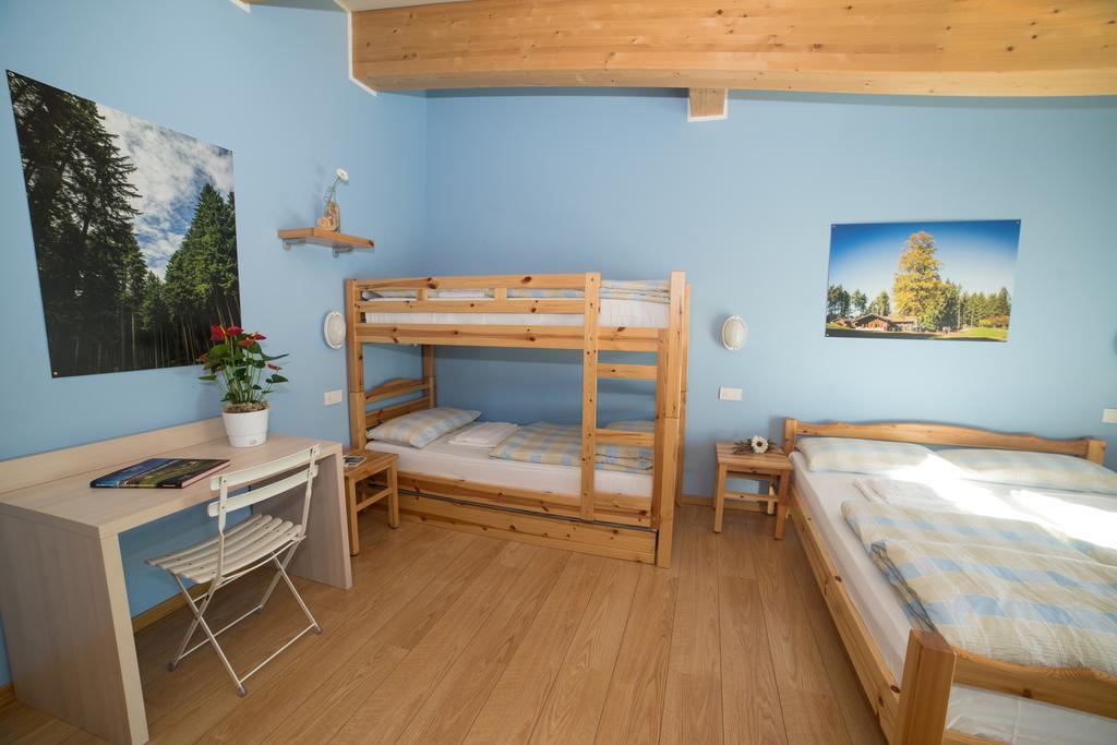 Hostel L'Ost - Ostello Di Grumes מראה חיצוני תמונה