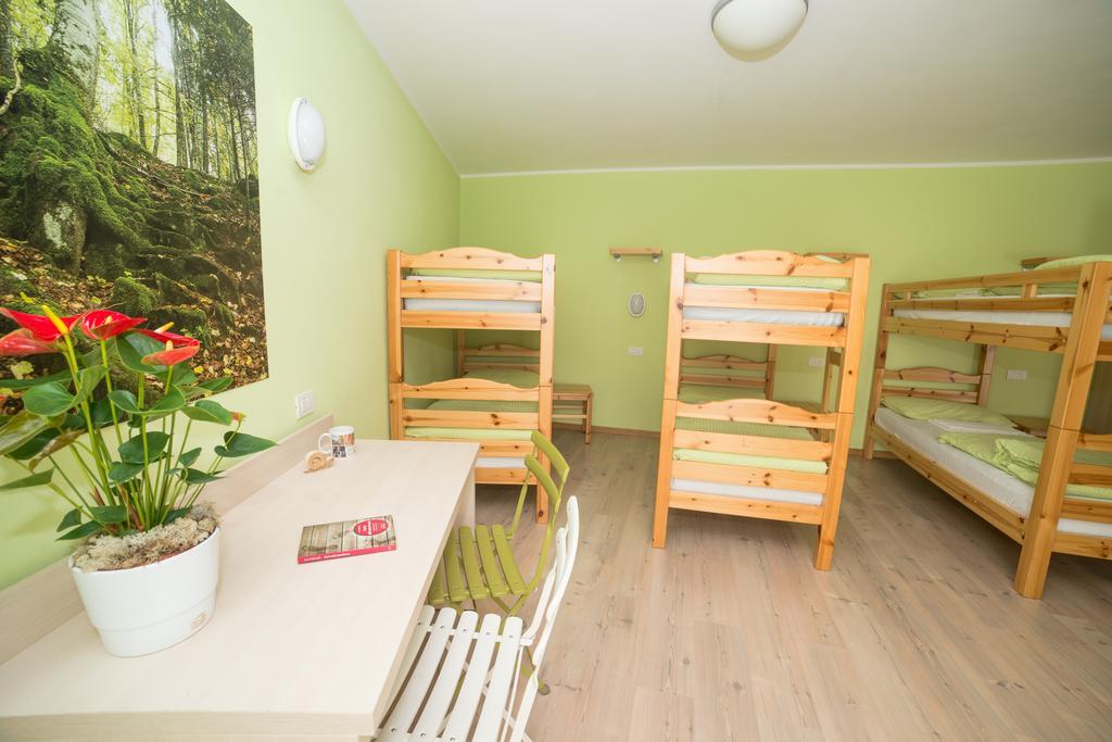 Hostel L'Ost - Ostello Di Grumes מראה חיצוני תמונה